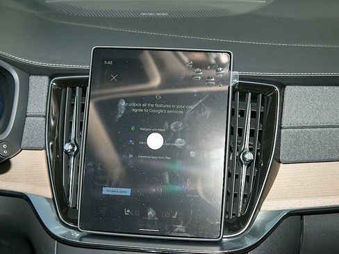 New 2026 Volvo XC90 B6 Plus w/ Protection Package image 27