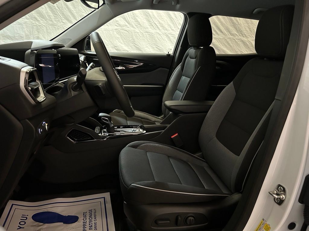 New 2026 Chevrolet TrailBlazer LT w/ Convenience Package AWD/4WD image 13