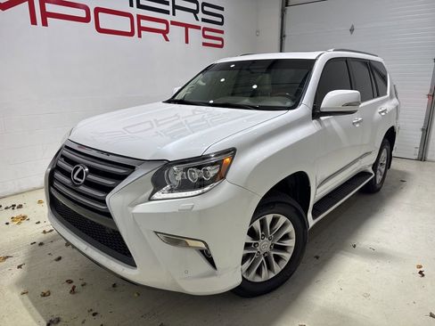 Used 2015 Lexus GX 460 w/ Premium Package image 2