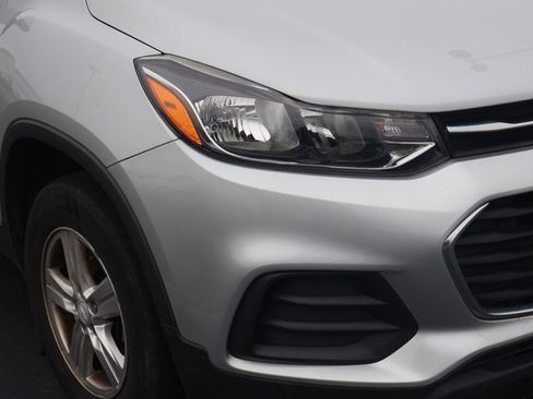 Used 2019 Chevrolet Trax LS AWD/4WD image 4