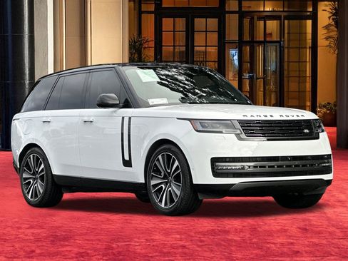 Used 2024 Land Rover Range Rover SE image 8