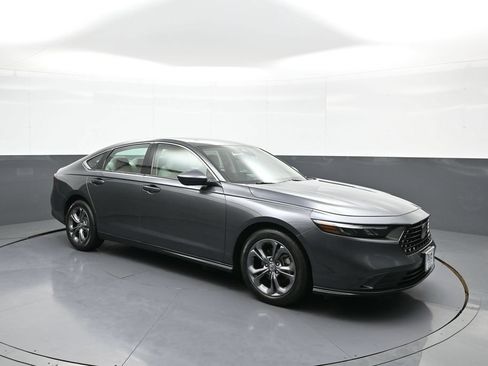 Certified 2023 Honda Accord EX image 4