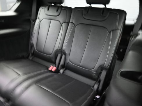 Used 2023 Jeep Grand Cherokee L Overland AWD/4WD image 17