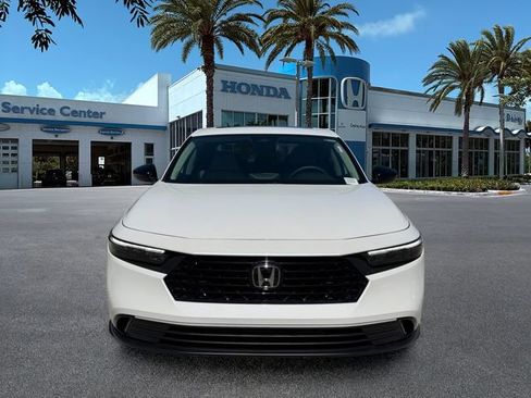 Certified 2025 Honda Accord SE image 3