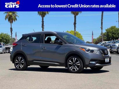 Used 2018 Nissan Kicks SR