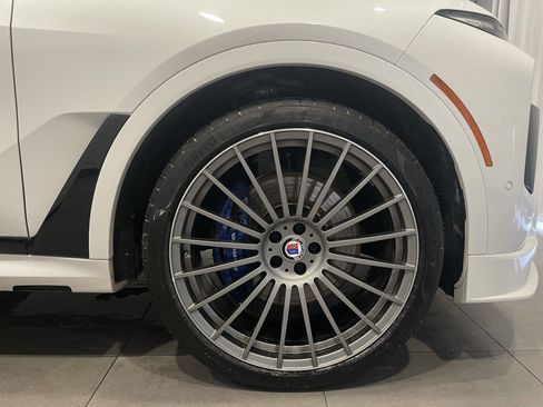 Used 2023 BMW ALPINA XB7 image 11