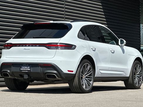 Used 2025 Porsche Macan image 8