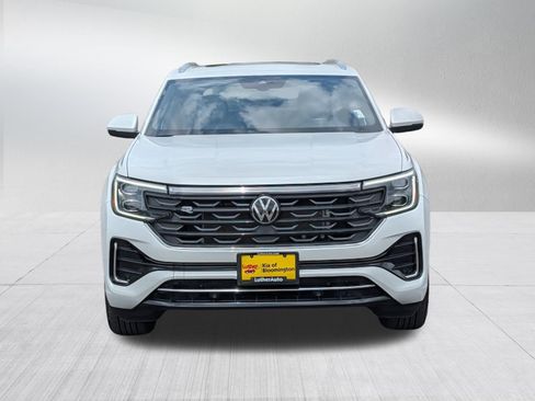 Used 2024 Volkswagen Atlas Cross Sport SEL R-Line AWD/4WD image 2