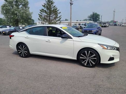 Used 2021 Nissan Altima 2.5 SR FWD image 5