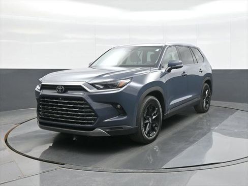 Certified 2024 Toyota Grand Highlander AWD image 5