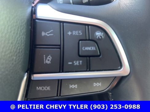 Used 2023 Toyota Highlander LE image 18