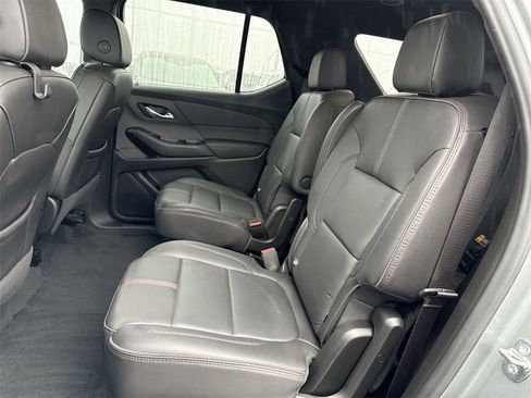 Used 2023 Chevrolet Traverse RS image 23