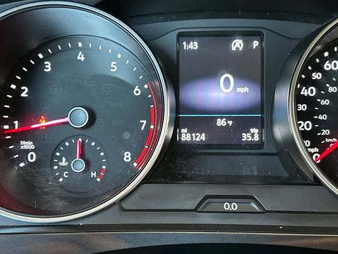 Used 2018 Volkswagen Tiguan S FWD image 27