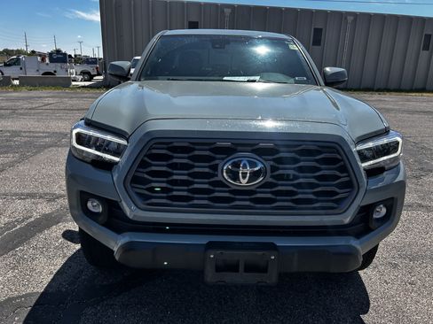 Used 2023 Toyota Tacoma TRD Off-Road w/ TRD Premium Off Road Package AWD/4WD image 9