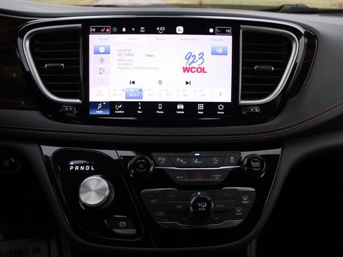 Used 2022 Chrysler Pacifica Pinnacle image 16