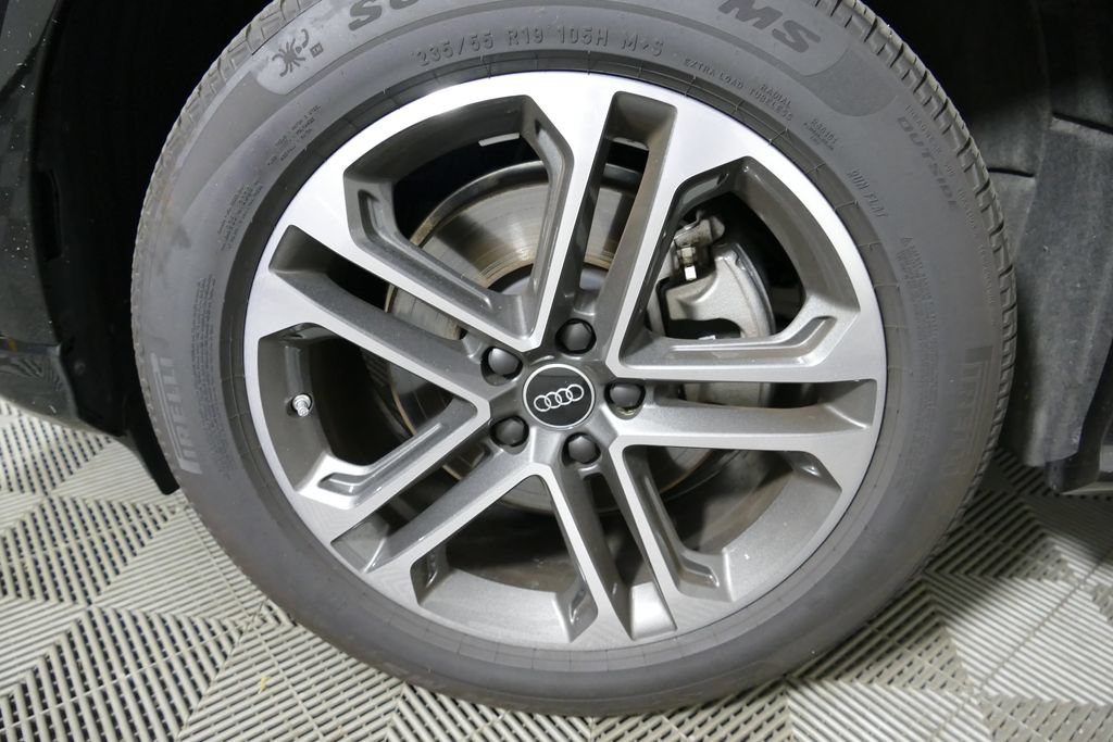 Certified 2025 Audi Q5 Premium w/ Convenience Package AWD/4WD image 8