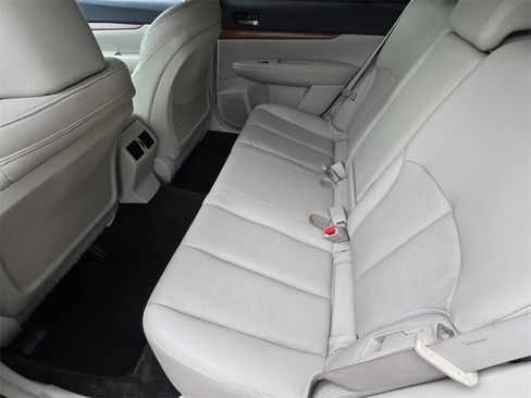 Used 2013 Subaru Outback 3.6R Limited w/ Moonroof Pkg image 11
