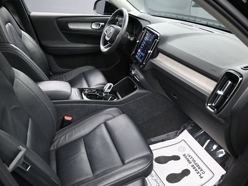 Used 2023 Volvo XC40 B5 Ultimate w/ Climate Package AWD/4WD image 30