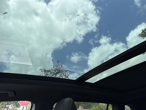 Used 2023 Volkswagen Tiguan SE R-Line image 52