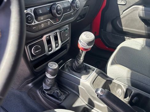 Used 2024 Jeep Wrangler Sport AWD/4WD image 8