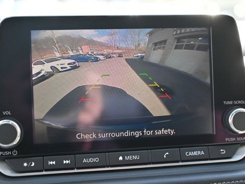 Used 2023 Nissan Rogue SV image 20