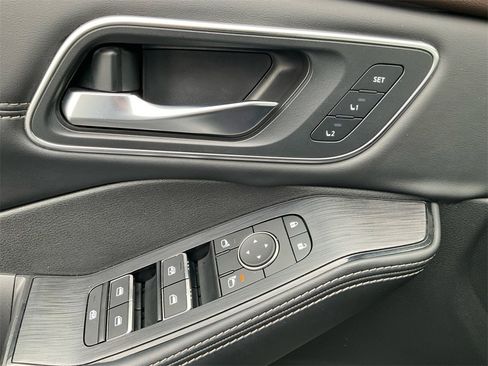 Used 2023 Nissan Rogue Platinum w/ Platinum Premium Package image 27