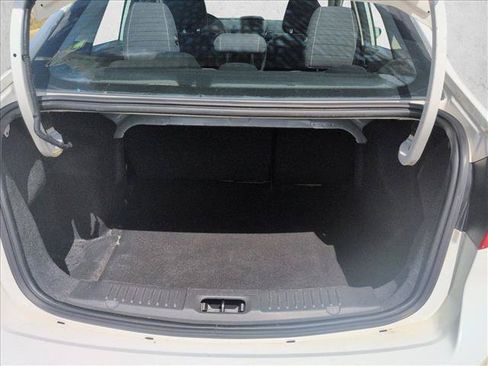 Used 2014 Ford Fiesta SE w/ Equipment Group 201A FWD image 6