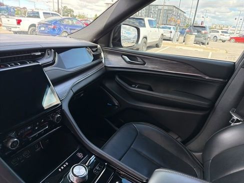 Used 2023 Jeep Grand Cherokee L Overland image 25