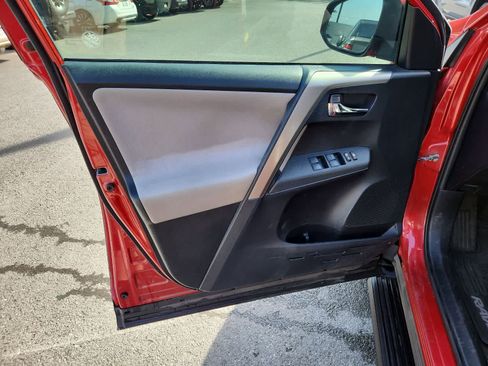 Used 2015 Toyota RAV4 XLE FWD image 16