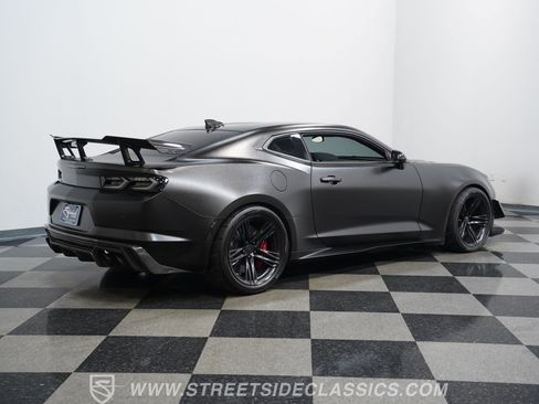 Used 2019 Chevrolet Camaro ZL1 RWD image 12