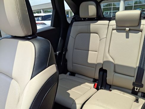 Certified 2022 Ford Escape SEL w/ Technology Package FWD image 17