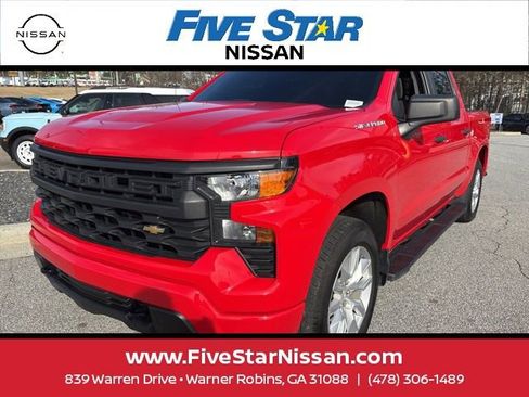 Used 2024 Chevrolet Silverado 1500 Custom image 3