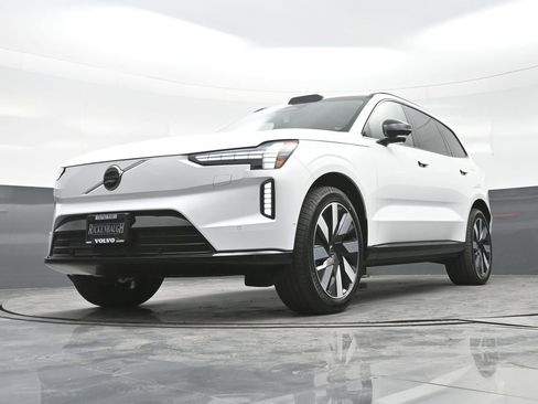 New 2025 Volvo EX90 Plus image 10