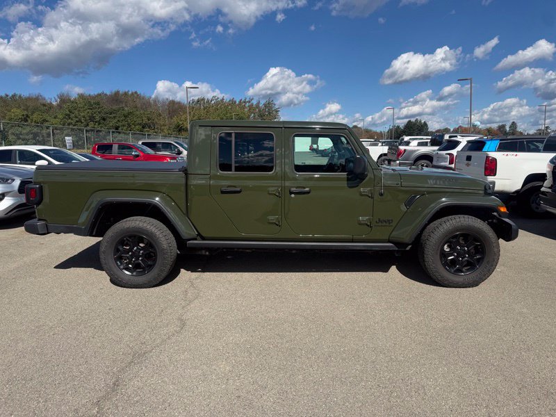 Used 2023 Jeep Gladiator Sport AWD/4WD image 12