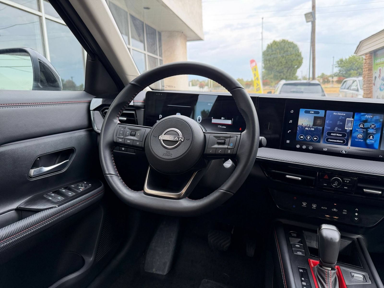 Used 2026 Nissan Kicks SR AWD/4WD image 32