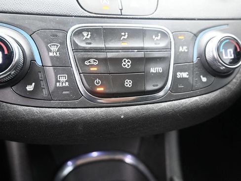 Used 2023 Chevrolet Malibu LT FWD image 14