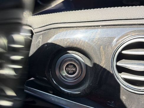 Used 2019 Mercedes-Benz S 560 4MATIC Sedan image 18