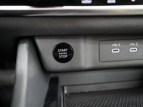 Used 2025 Nissan Rogue SV AWD/4WD image 37