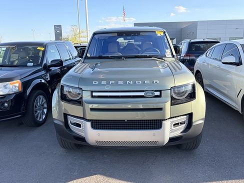 Used 2021 Land Rover Defender 110 SE AWD/4WD image 2