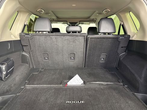 Used 2025 Nissan Rogue SL w/ Tech Package image 24