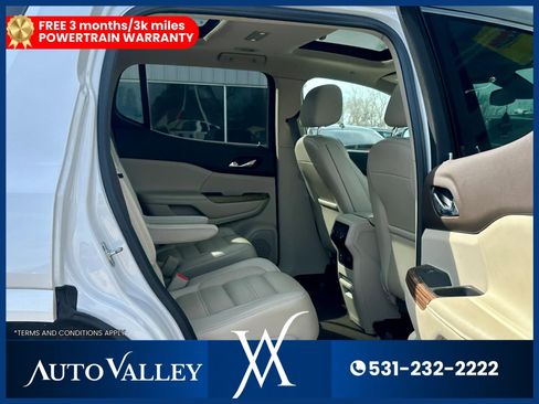 Used 2019 GMC Acadia Denali w/ Technology Package AWD/4WD image 27