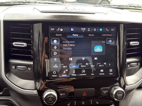 Used 2022 RAM 1500 Big Horn AWD/4WD image 18