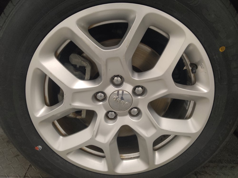 Used 2018 Jeep Renegade Latitude w/ Popular Equipment Group FWD image 31