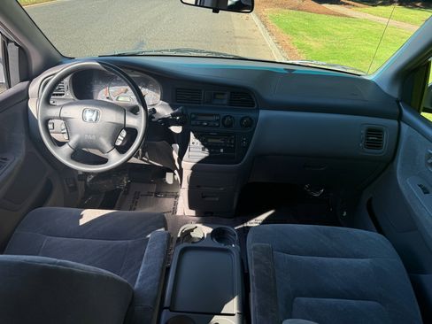 Used 2002 Honda Odyssey EX image 17