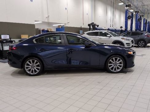 Used 2019 MAZDA MAZDA3 Sedan w/ Preferred Package image 2