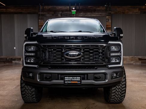 Used 2023 Ford F250 XLT w/ XLT Premium Package image 2