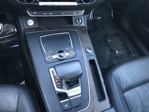 Used 2018 Audi Q5 2.0T Premium Plus w/ Premium Plus Package image 13