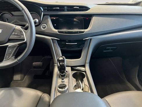 Certified 2024 Cadillac XT5 Premium Luxury image 9