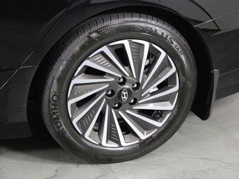 Certified 2024 Hyundai Sonata Limited FWD image 13