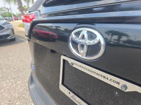 Used 2019 Toyota RAV4 XLE w/ Convenience Package FWD image 11